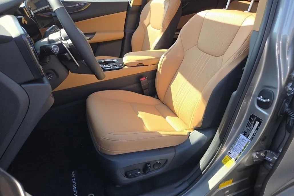 2026 Lexus NX 350 Premium photo 1