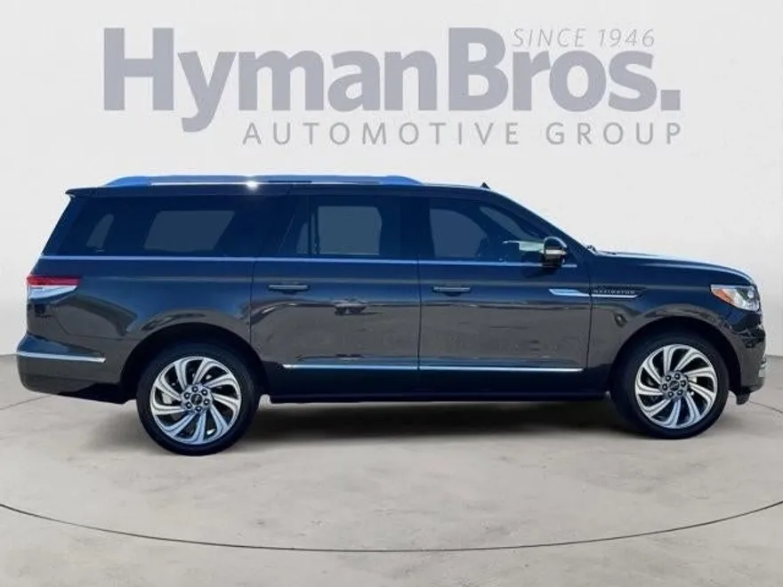 2023 Lincoln Navigator L Reserve photo 1