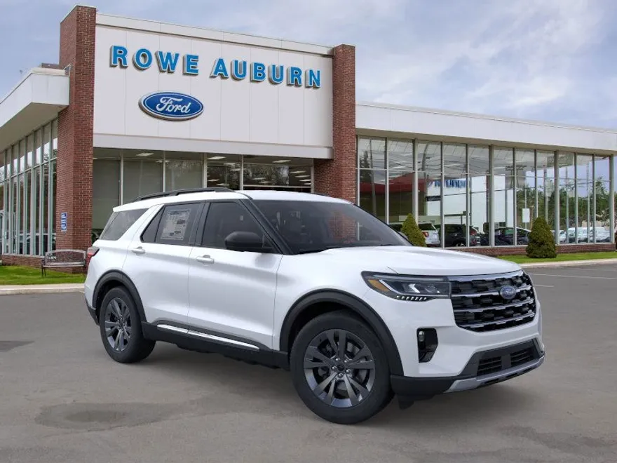 2025 Ford Explorer photo 1
