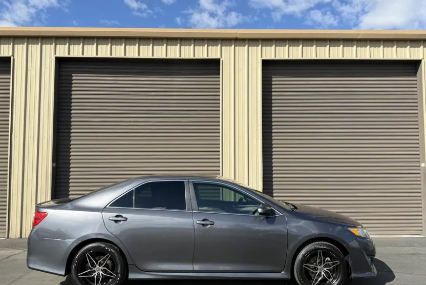 2014 Toyota Camry SE photo 1