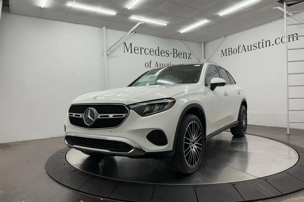 2025 Mercedes Benz GLC 300 photo 1