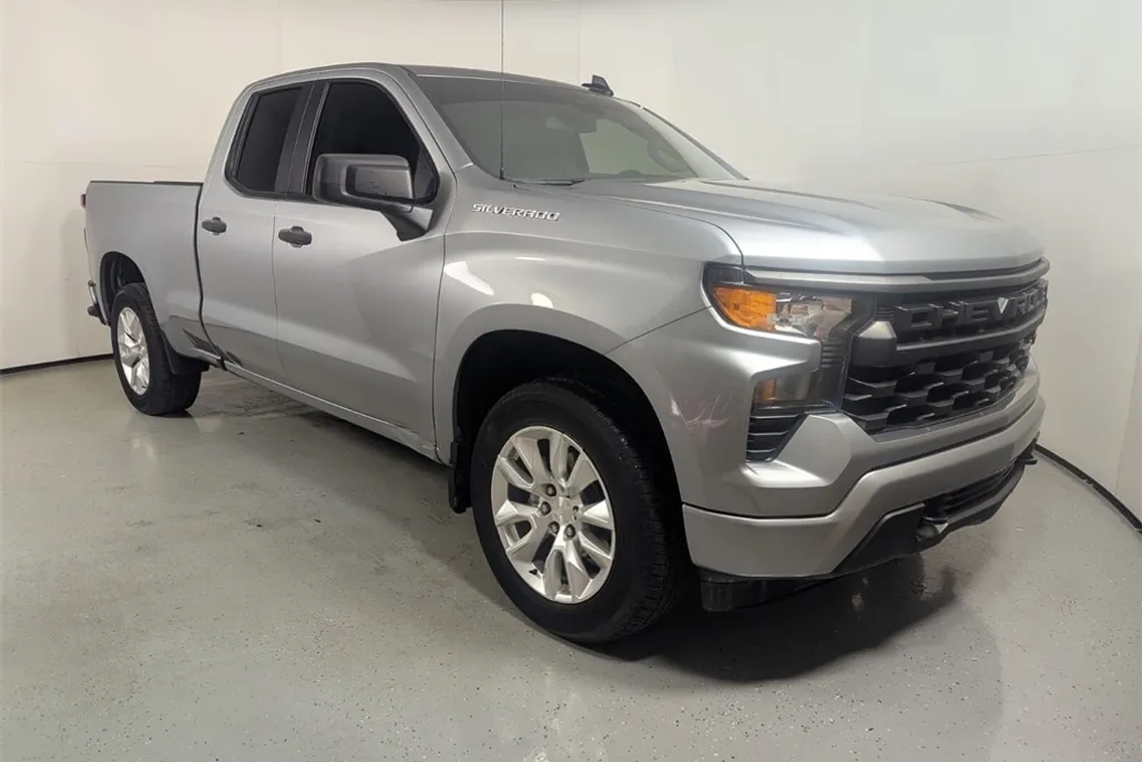 2023 Chevrolet Silverado 1500 Custom photo 1