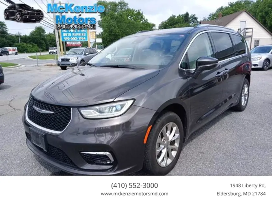 2021 Chrysler Pacifica Touring L photo 1