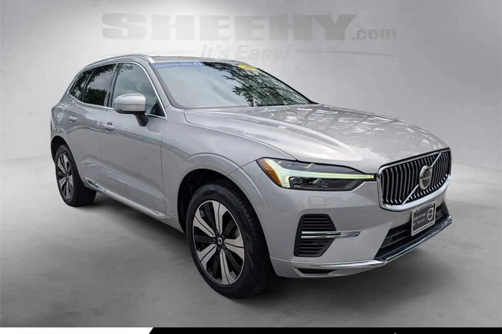 2023 Volvo XC60 Recharge Hybrid T8 Core photo 1