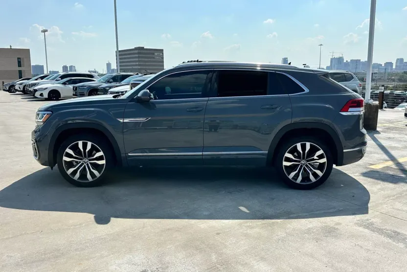 2023 Volkswagen Atlas Cross Sport V6 SEL Premium R-Line photo 1