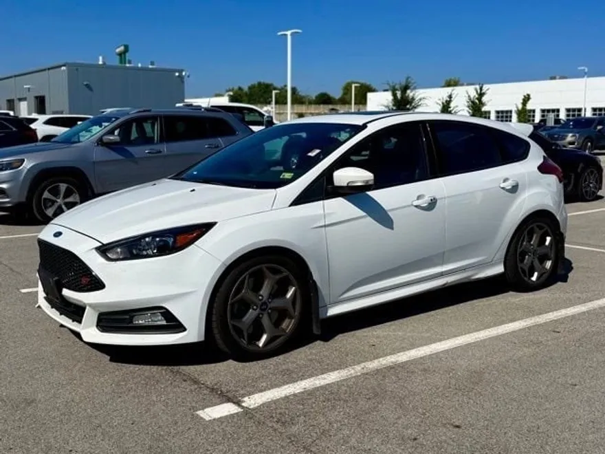 2018 Ford Focus ST photo 1