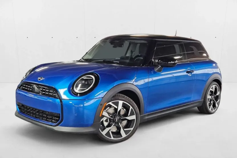 2025 Mini Cooper Hardtop 2 Door Signature photo 1