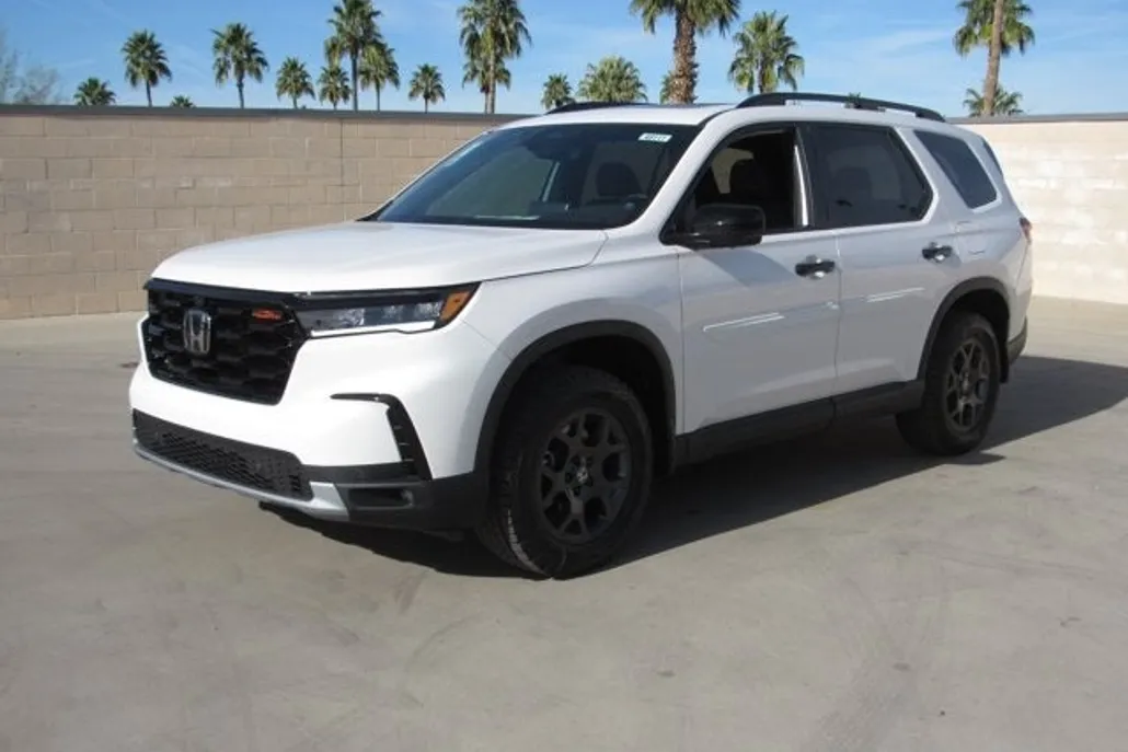 2025 Honda Pilot TrailSport photo 1