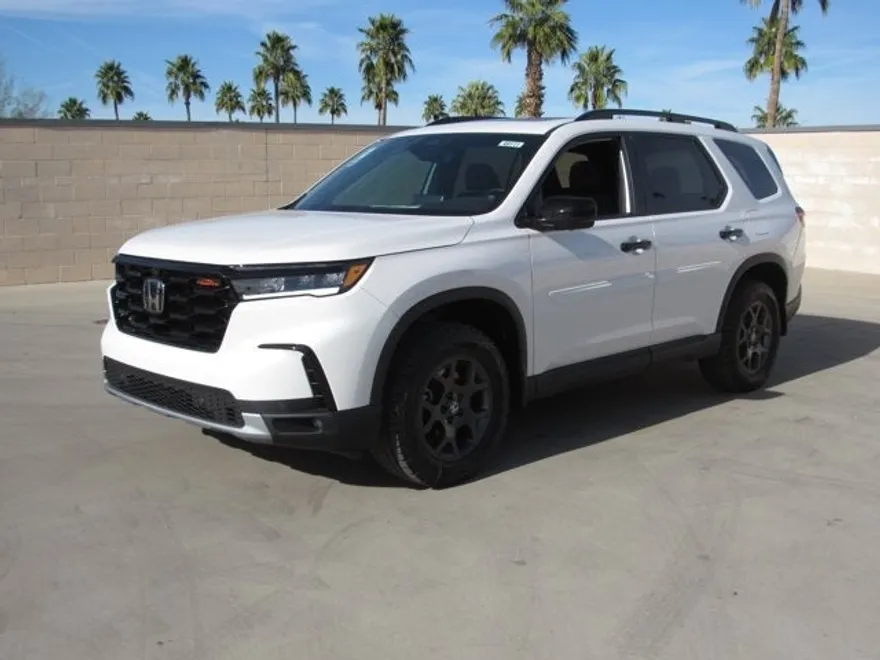 2025 Honda Pilot TrailSport photo 1