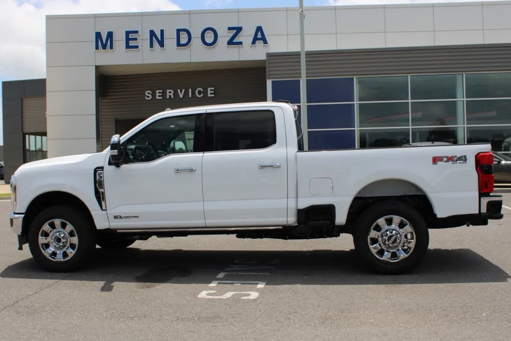 2025 Ford F-350 Lariat photo 1