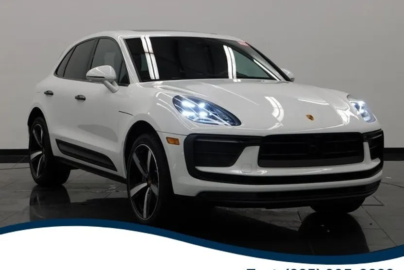 2024 Porsche Macan Base photo 1