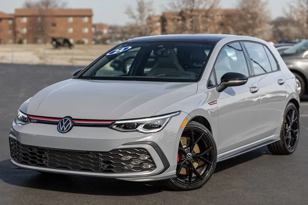 2024 Volkswagen Golf GTI 380 Autobahn photo 1