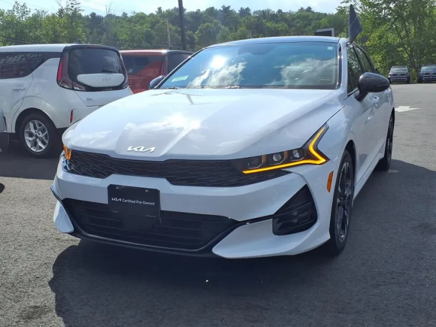 2023 Kia K5 GT-Line photo 1