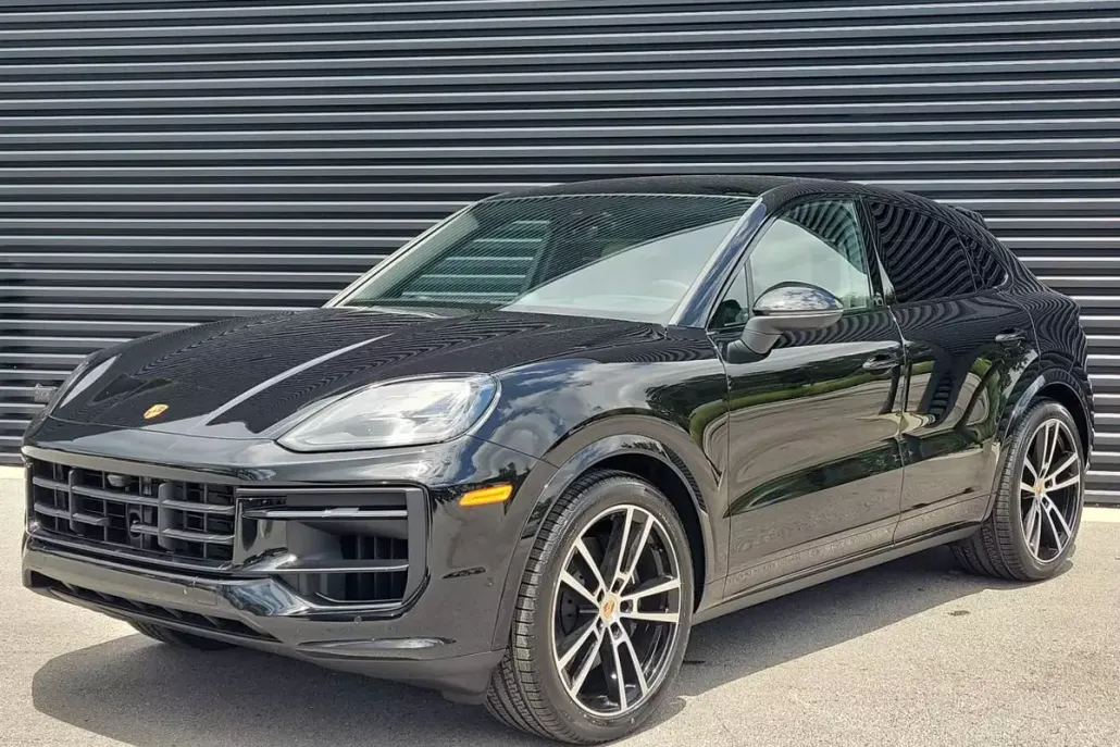 2025 Porsche Cayenne Coupe Base photo 1