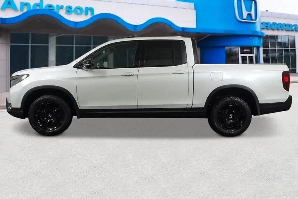 2025 Honda Ridgeline Black Edition photo 1