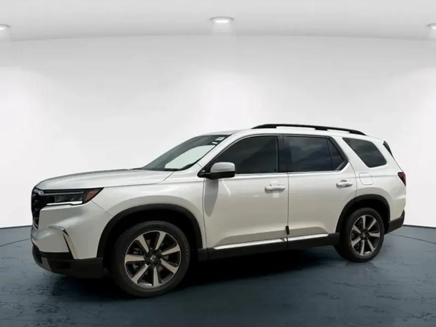 2025 Honda Pilot Touring photo 1