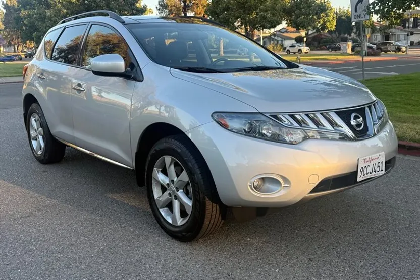 2010 Nissan Murano SL photo 1
