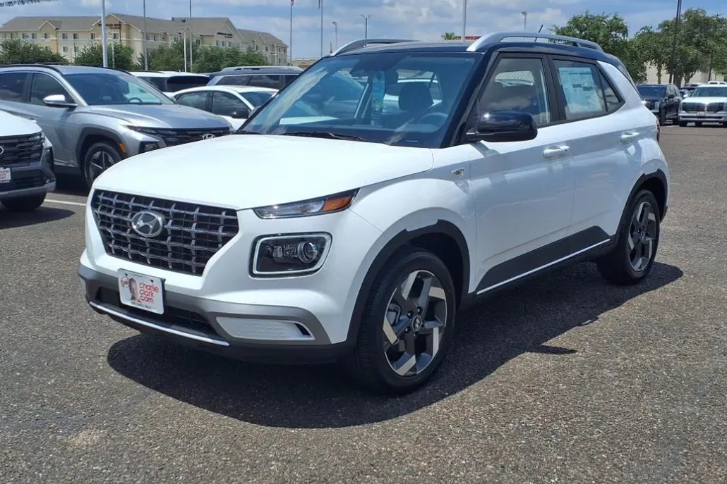 2025 Hyundai Venue Limited photo 1