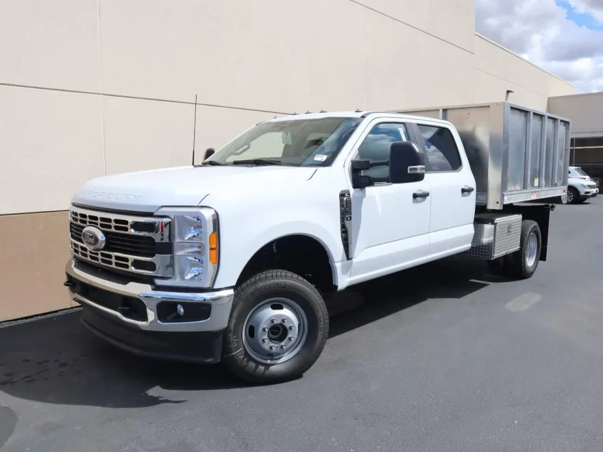 2023 Ford F-350 photo 1