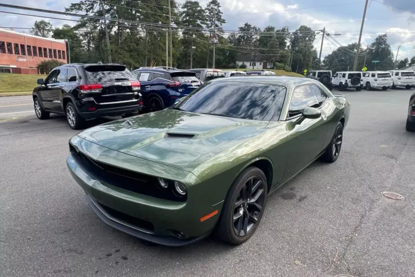 2020 Dodge Challenger SXT photo 1