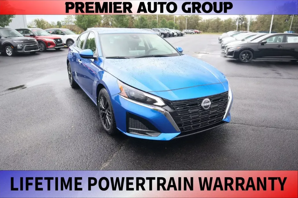 2025 Nissan Altima SV photo 1