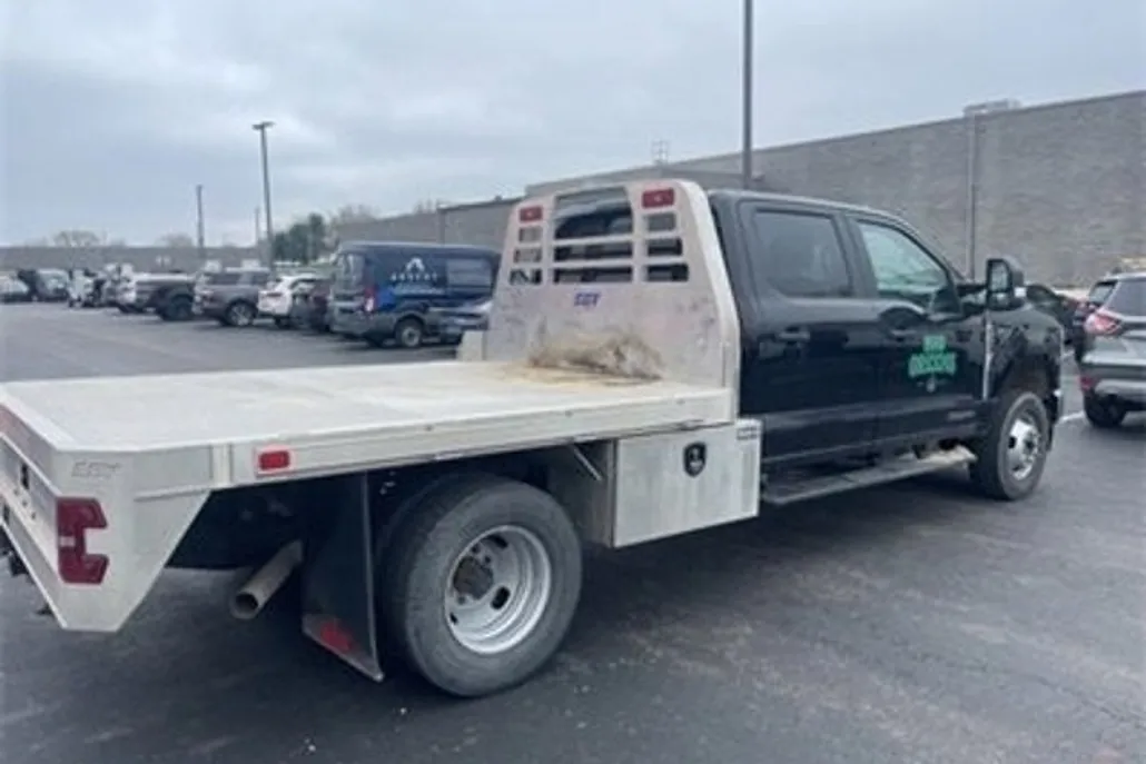 2023 Ford F-350 XL photo 1
