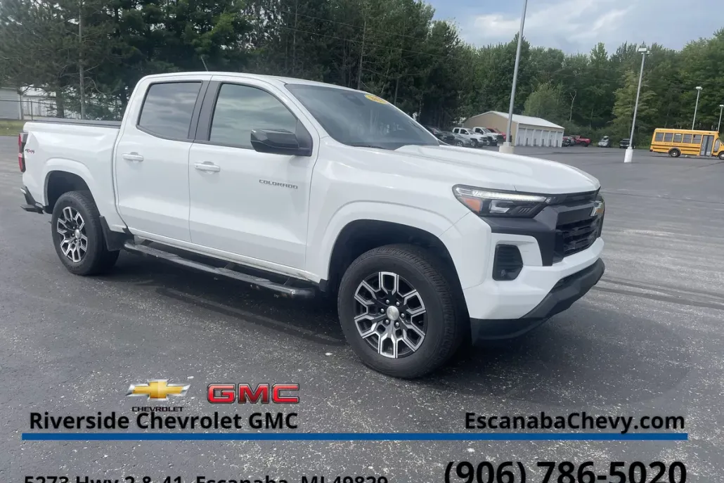 2023 Chevrolet Colorado LT photo 1