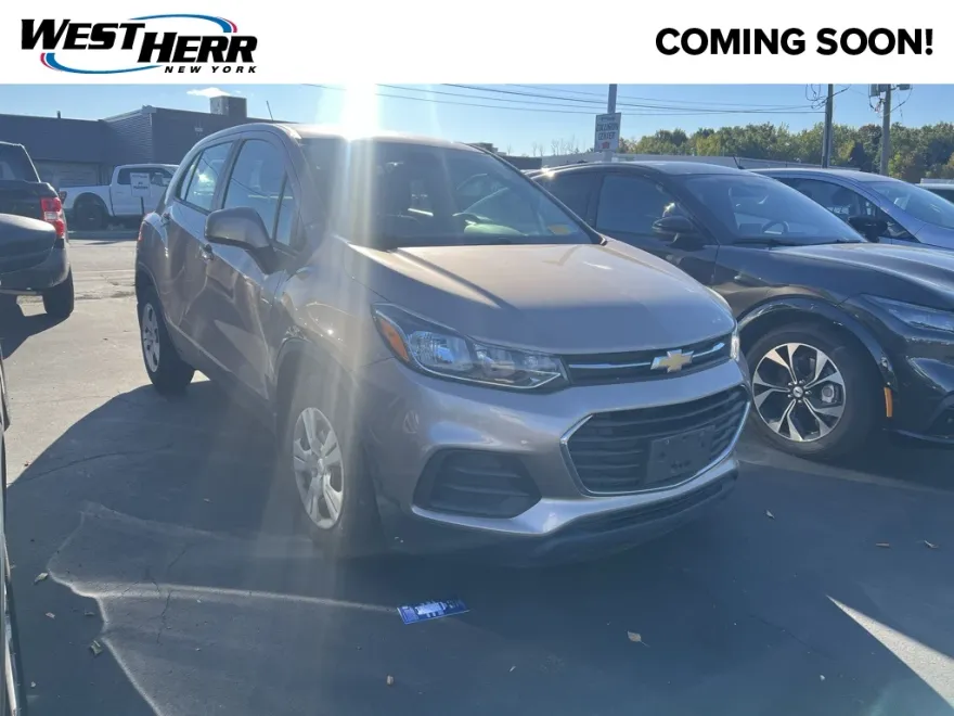 2018 Chevrolet Trax LS photo 1