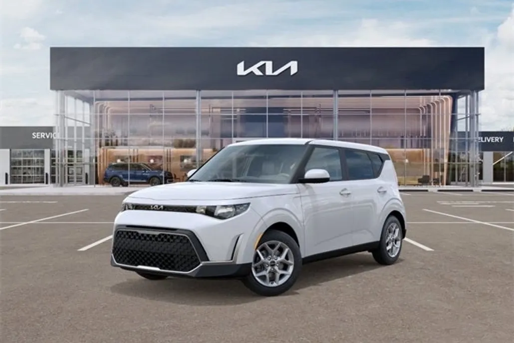 2025 Kia Soul LX photo 1