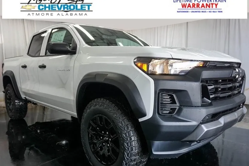 2025 Chevrolet Colorado Trail Boss photo 1
