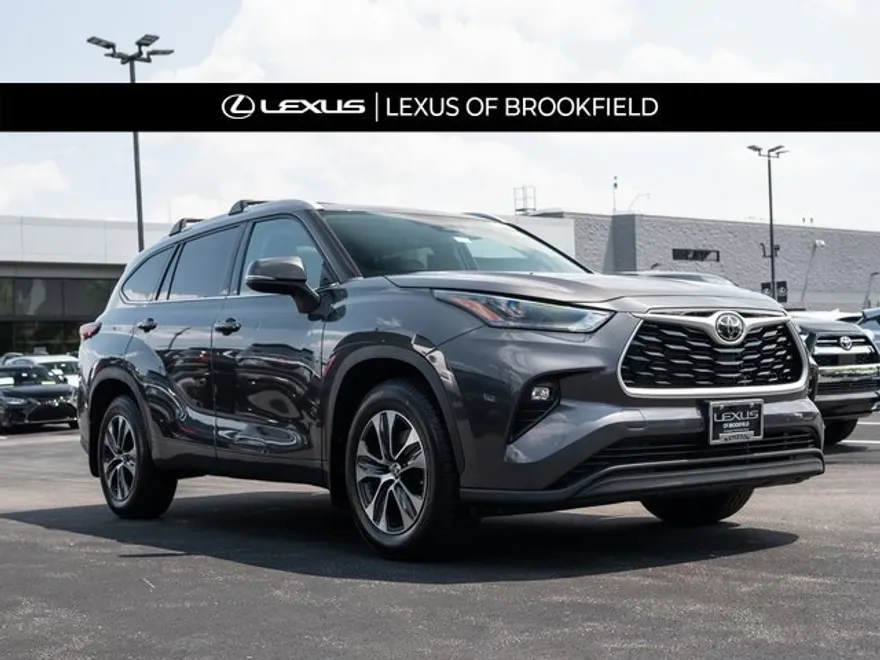 2022 Toyota Highlander XLE photo 1