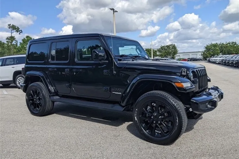 2021 Jeep Wrangler Unlimited Sahara High Altitude photo 1