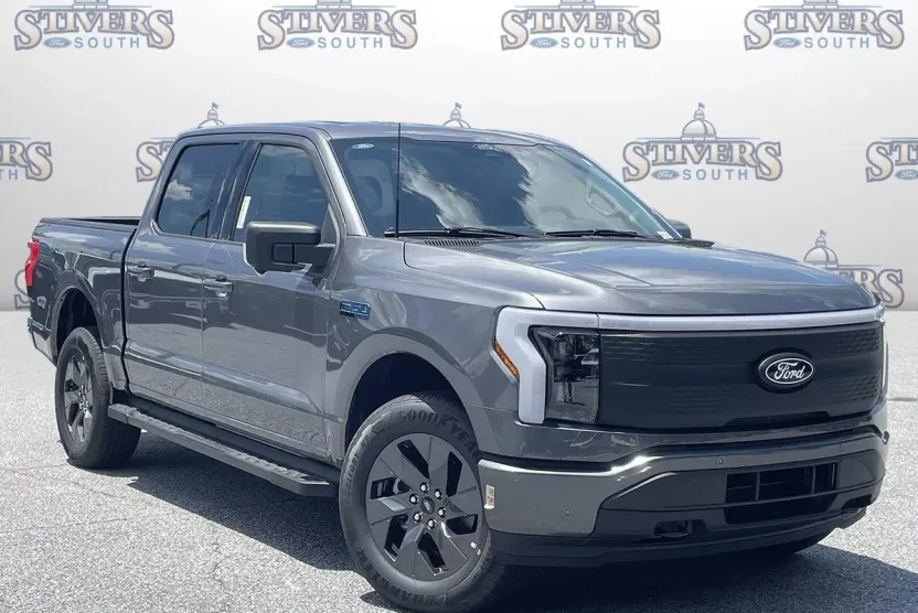 2025 Ford F-150 Lightning photo 1