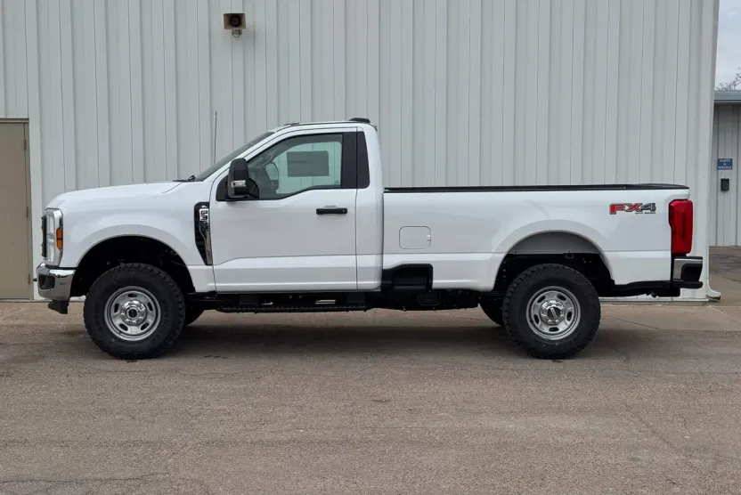 2025 Ford F-350 XL photo 1