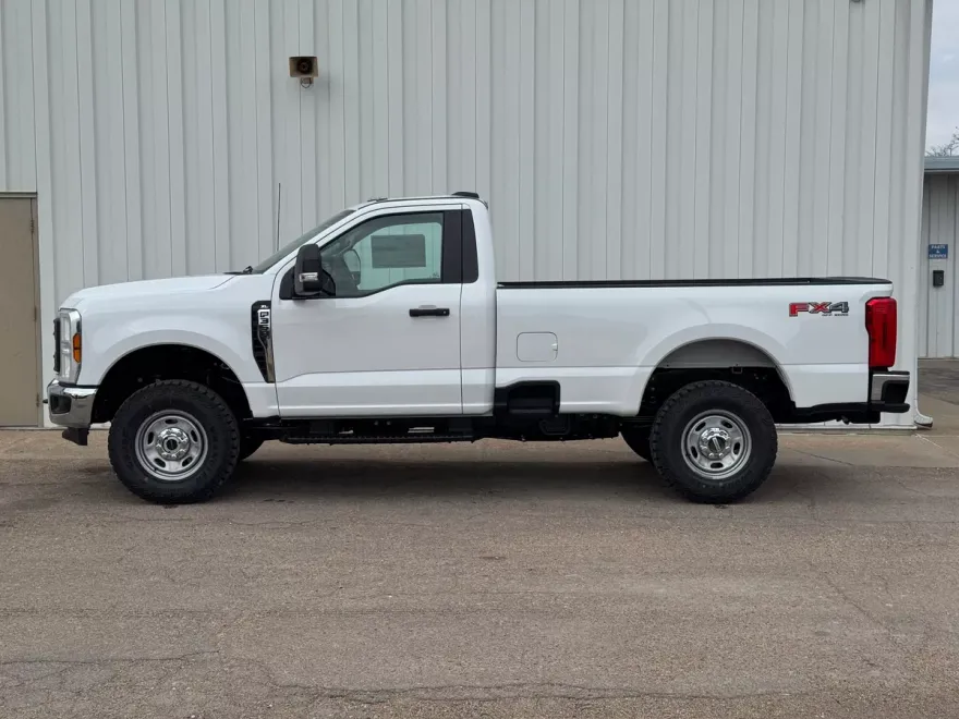 2025 Ford F-350 XL photo 1