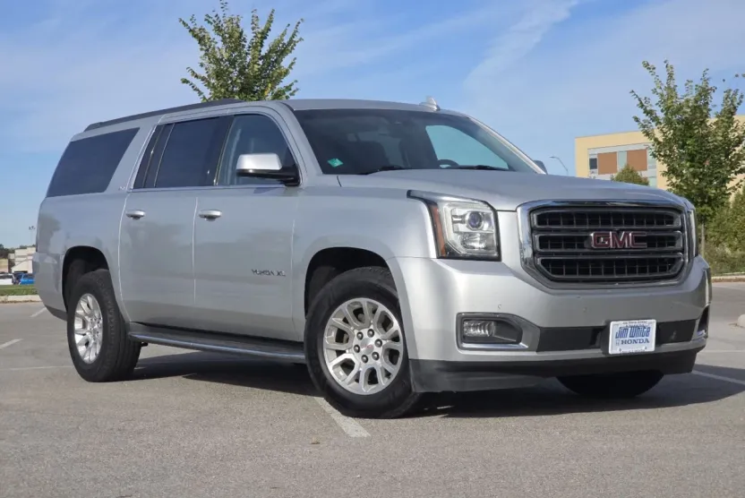 2017 Gmc Yukon XL SLT photo 1