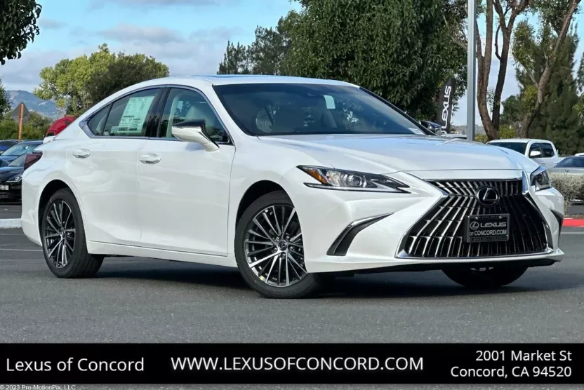2025 Lexus ES 300h photo 1
