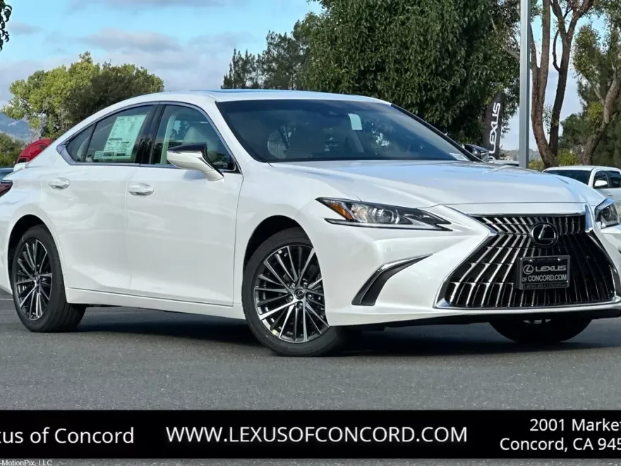 2025 Lexus ES 300h photo 1