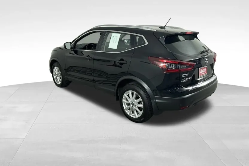 2022 Nissan Rogue Sport SV photo 1