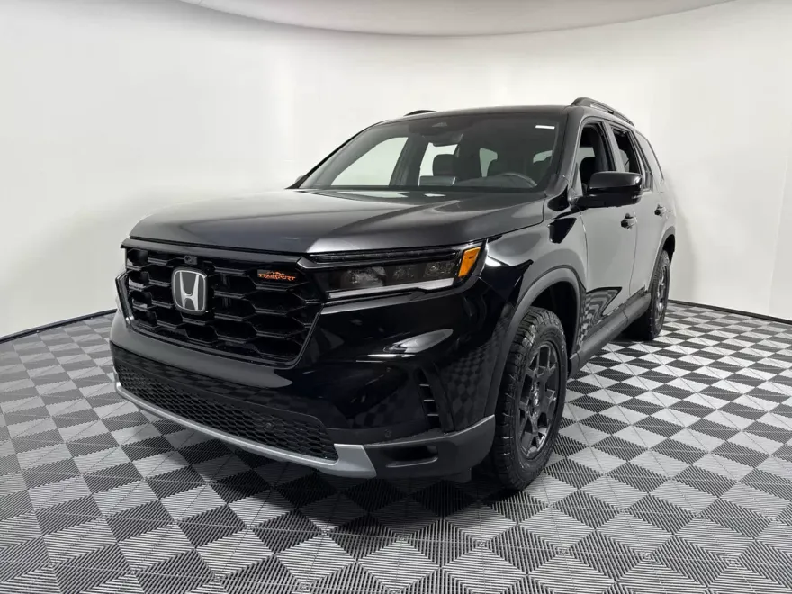 2025 Honda Pilot TrailSport photo 1