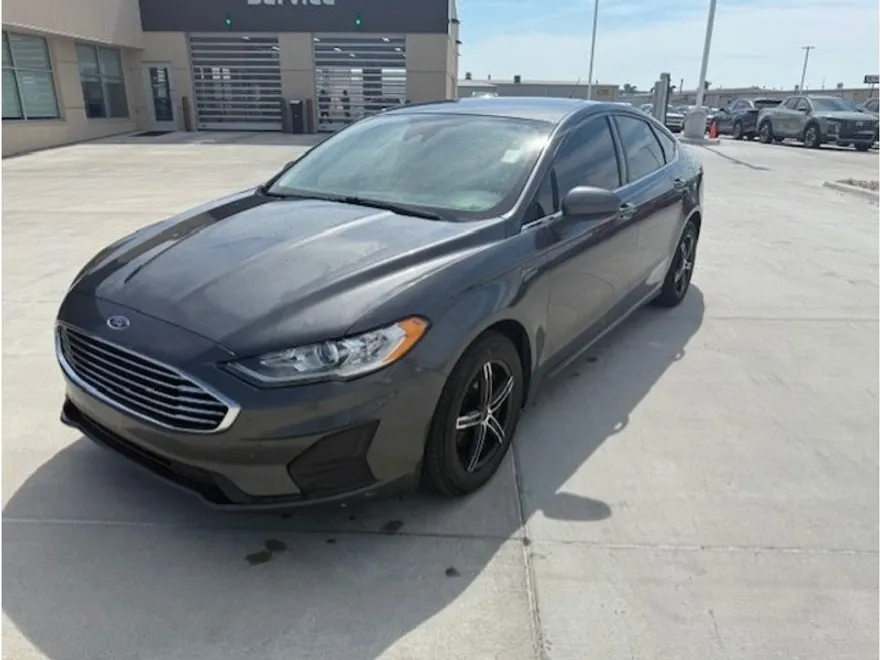 2019 Ford Fusion S photo 1