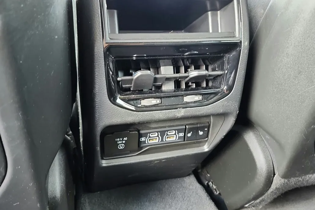 2023 Jeep Cherokee 4xe photo 8