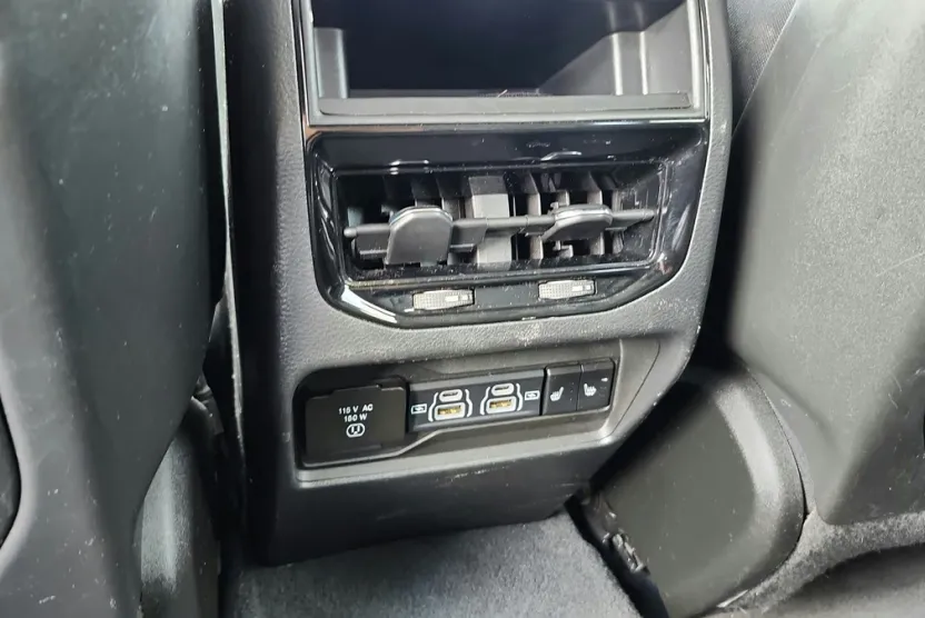 2023 Jeep Cherokee 4xe photo 8