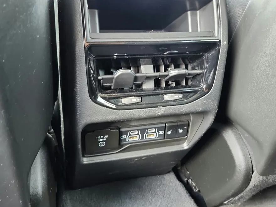 2023 Jeep Cherokee 4xe photo 8