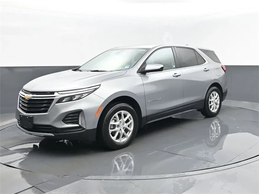 2024 Chevrolet Equinox LT photo 1