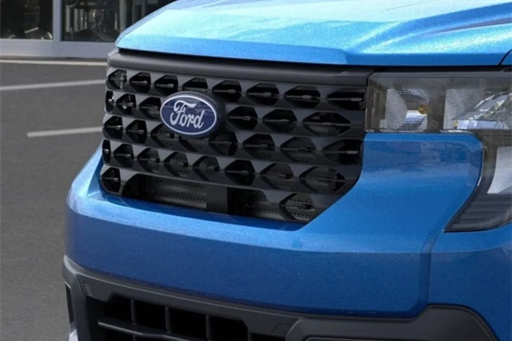 2025 Ford Maverick XLT photo 1