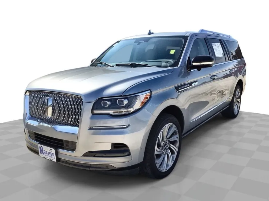 2023 Lincoln Navigator L Reserve photo 1
