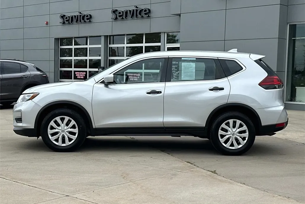 2018 Nissan Rogue S photo 1