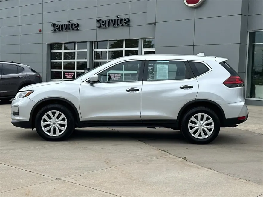 2018 Nissan Rogue S photo 1