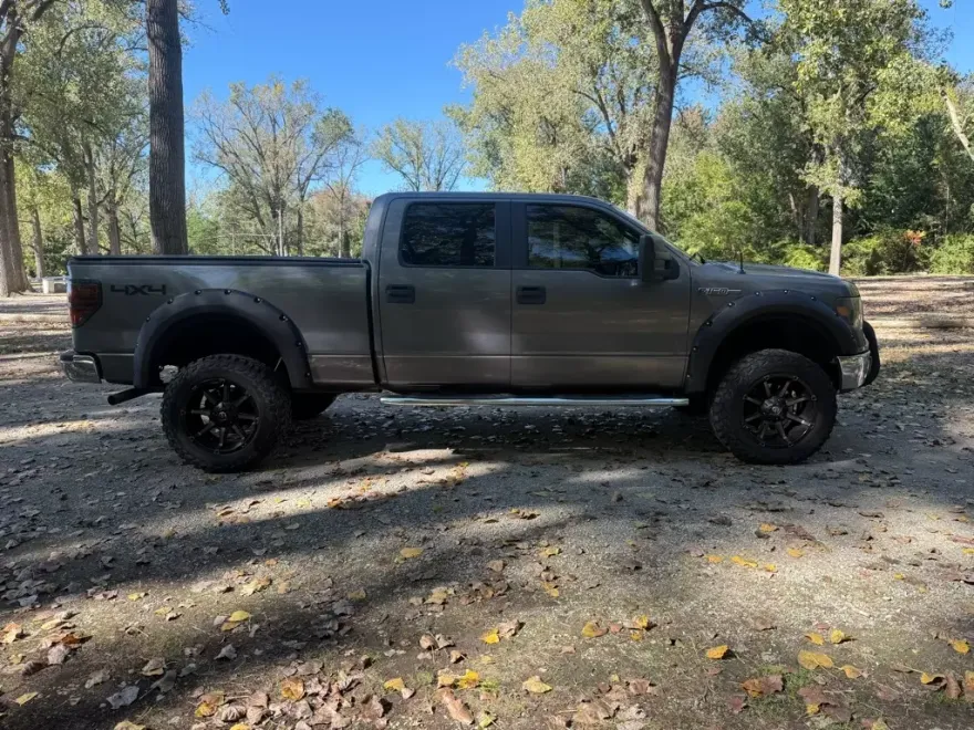 2011 Ford F-150 XLT photo 1